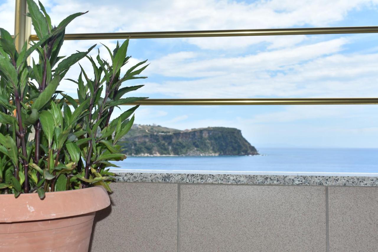Ionio Rooms II Himare Exterior photo