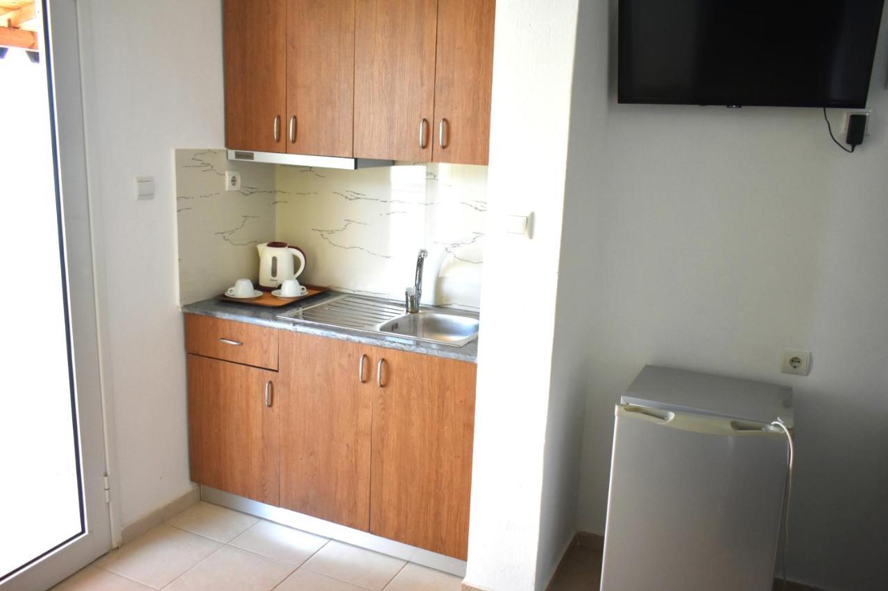 Ionio Rooms II Himare Exterior photo