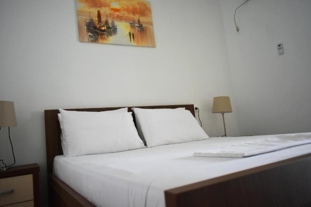 Ionio Rooms II Himare Exterior photo