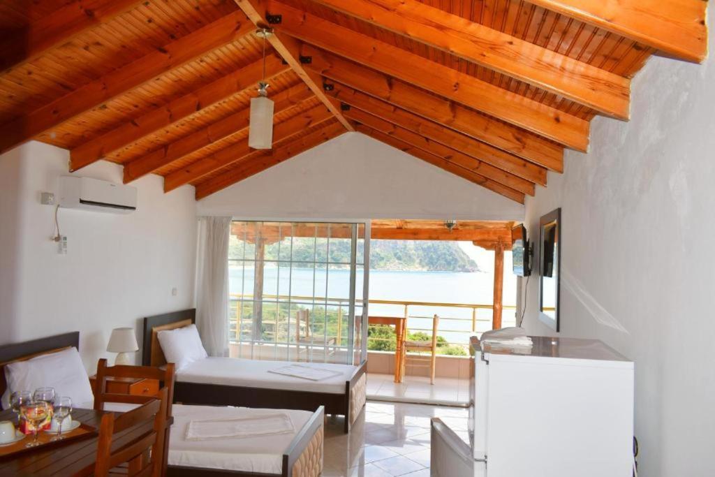 Ionio Rooms II Himare Exterior photo